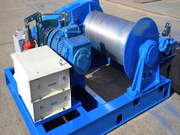 Electric cable pulling winch