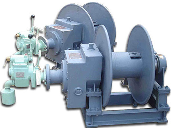 Marine hydraulic winch used on boats for marine operations