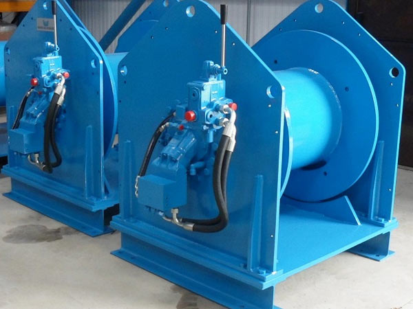 Hydraulic towing winch for sale